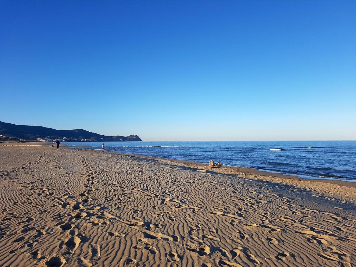 شقة Piso Centrico Y A Pie De Playa. مرتيل المظهر الخارجي الصورة